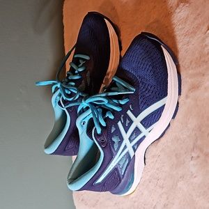 Asics Sneakers